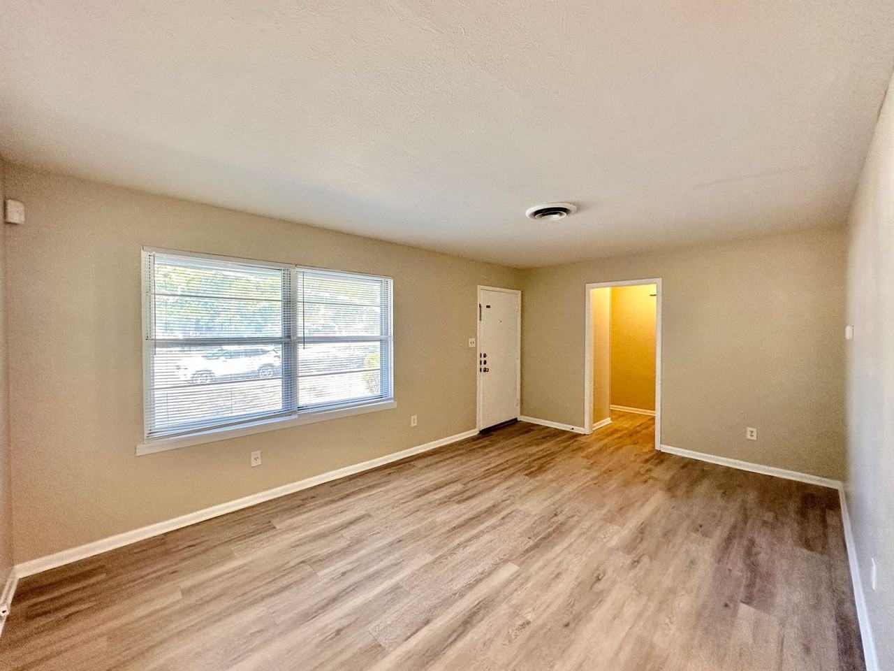 707 W Lincoln Ave - Photo 4 of 25