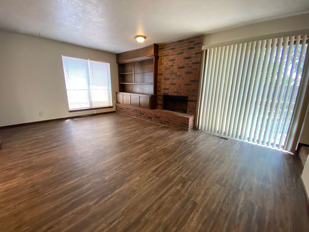 6004 Paramount Dr - Photo 4 of 25