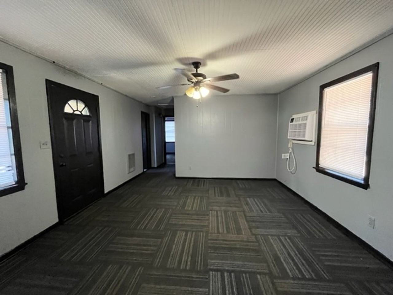 113 Matthews Dr - Photo 3 of 7