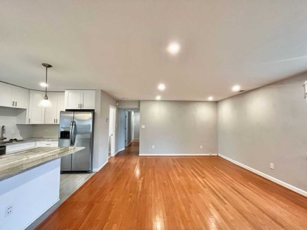 3222 Wayne Rd - Photo 2 of 27