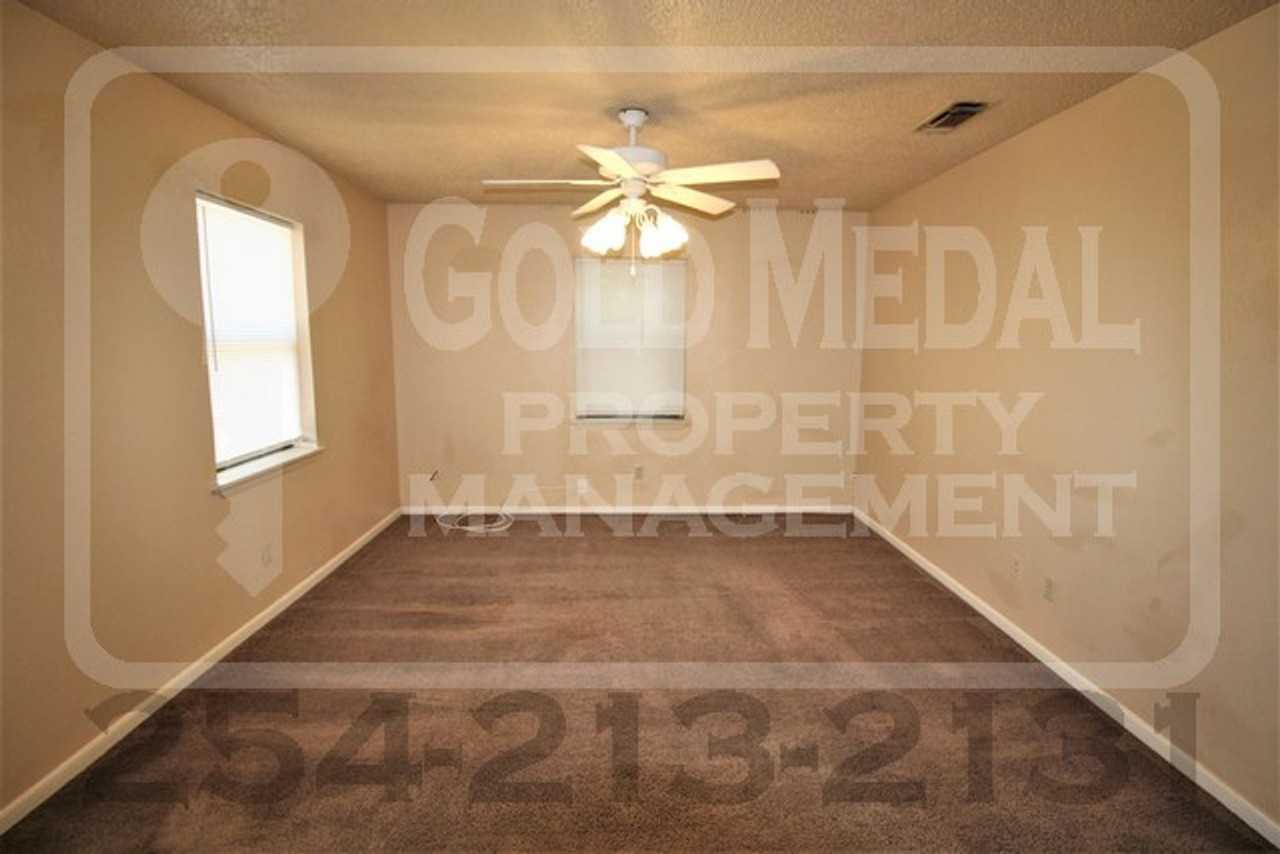 804 Michelle Dr - Photo 2 of 26