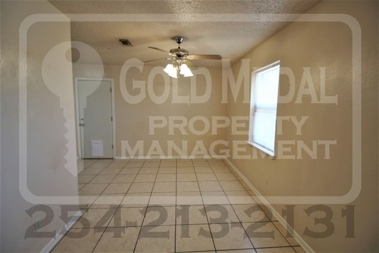 804 Michelle Dr - Photo 4 of 26