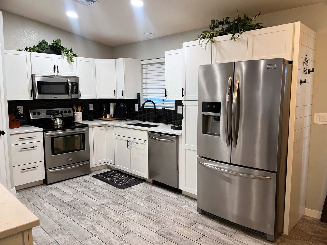 2921 El Dorado Ave N - Photo 6 of 34