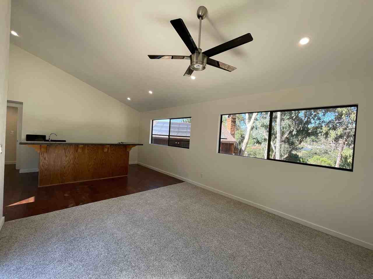 3365 Lake View Ter - Photo 2 of 8