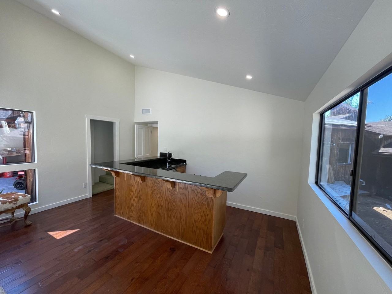 3365 Lake View Ter - Photo 3 of 8