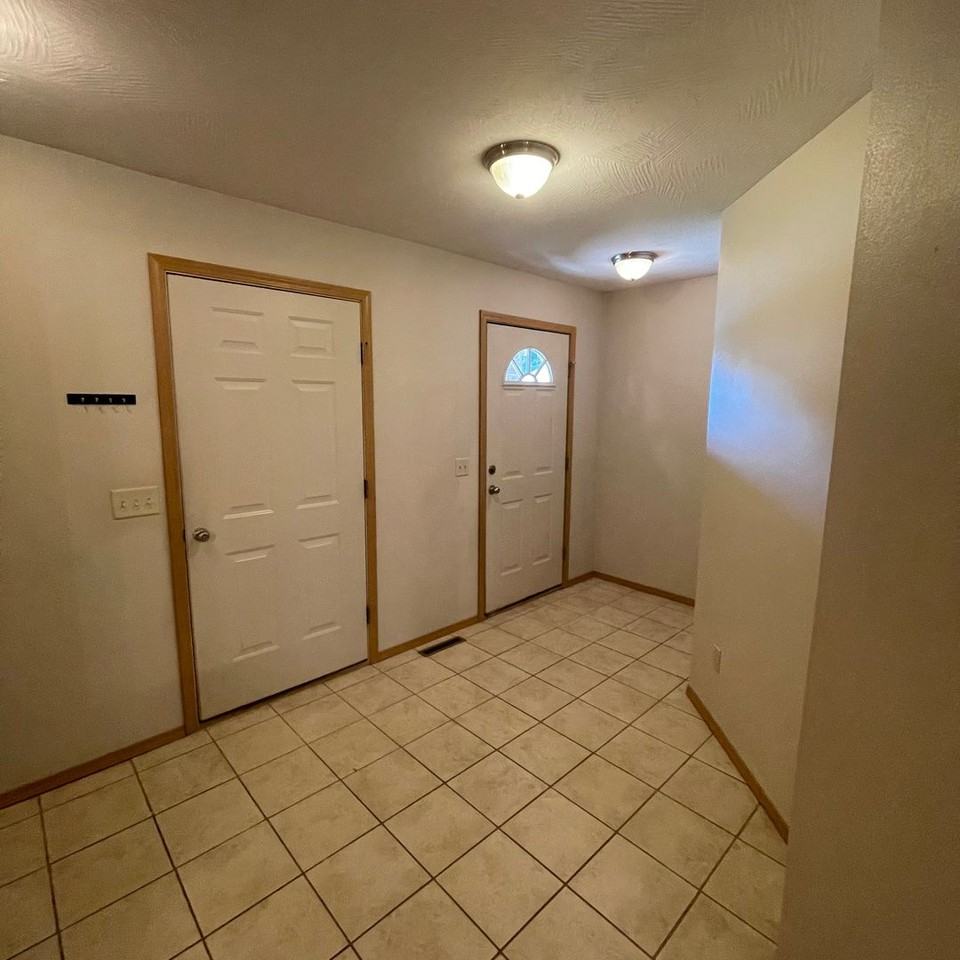 1995 S Farm Road 123 - Photo 2 of 45