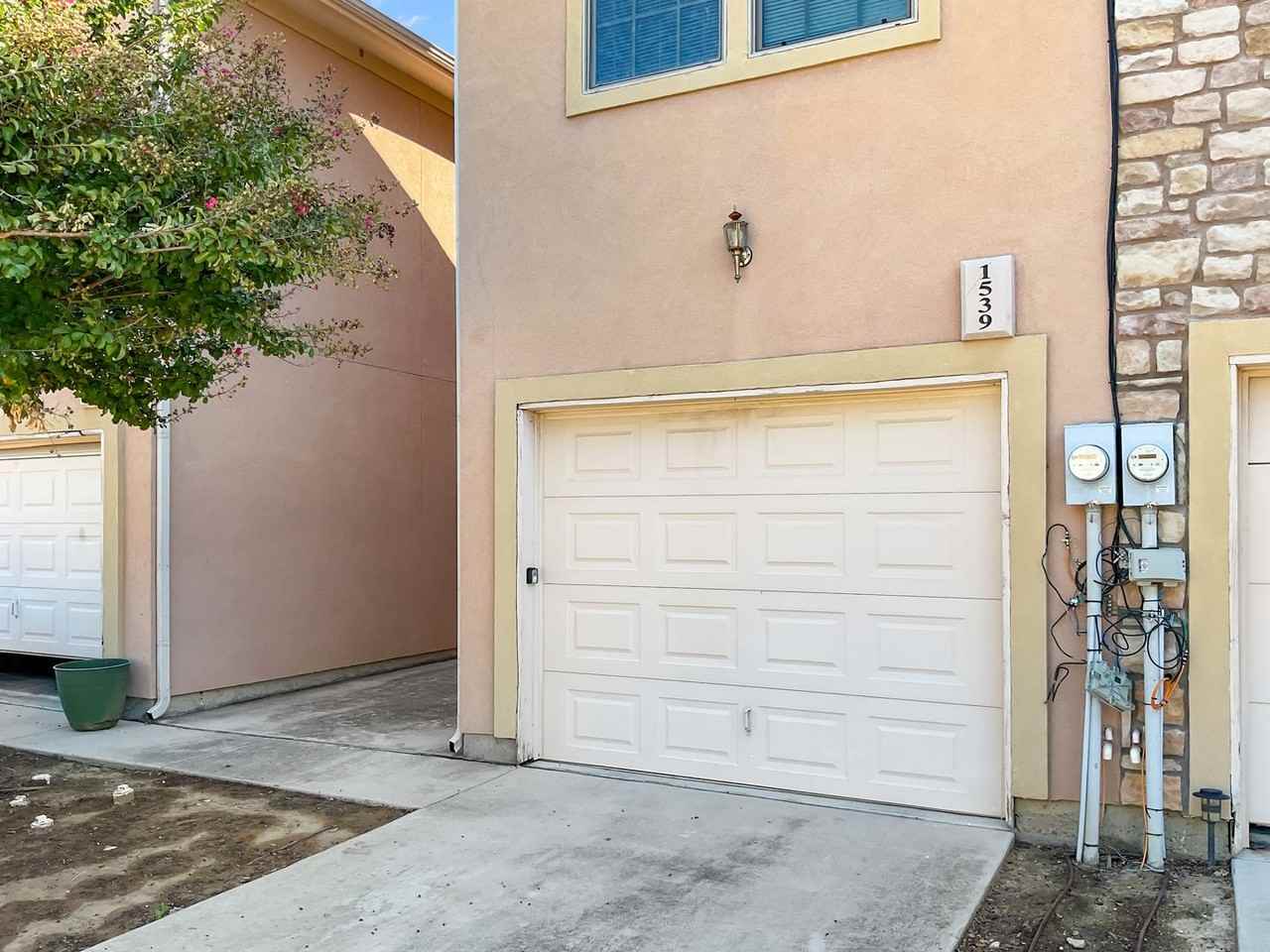 1539 Cozy Dr - Photo 2 of 18