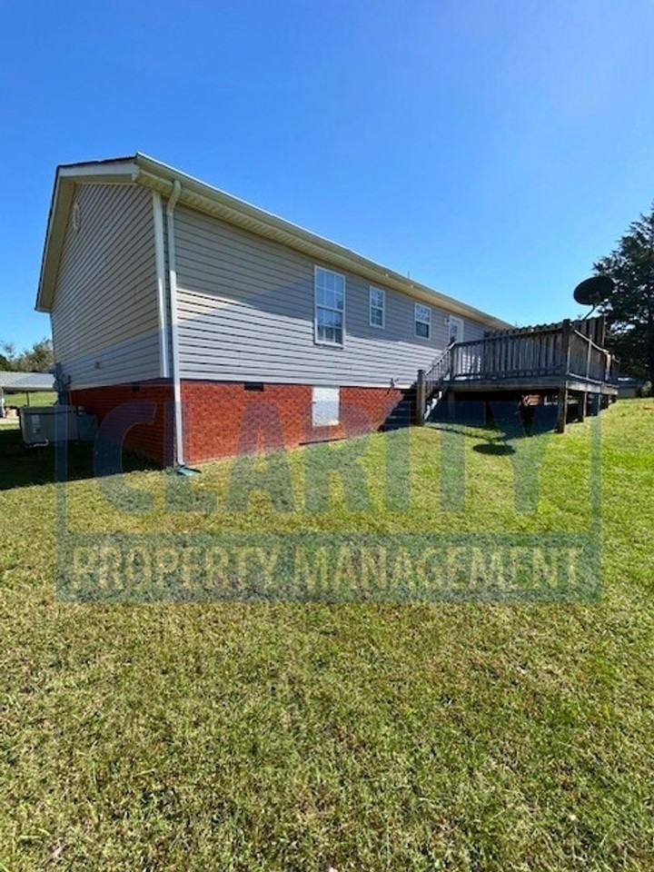 122 Ashley Ct Ne - Photo 2 of 18