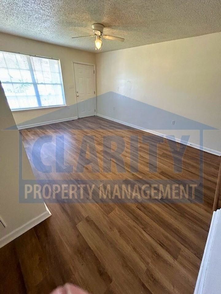 122 Ashley Ct Ne - Photo 4 of 18