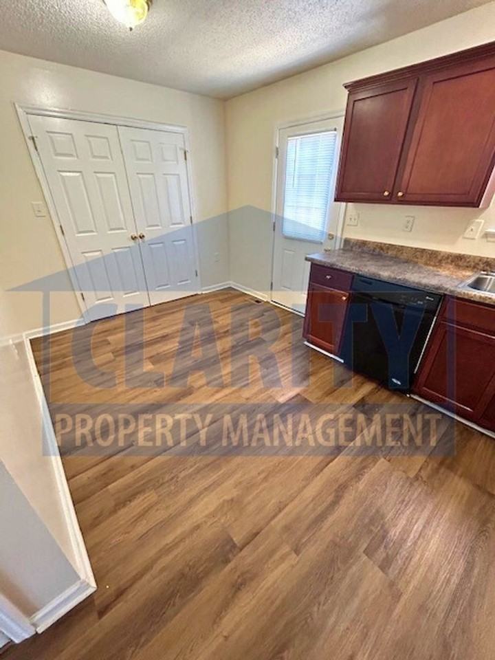 122 Ashley Ct Ne - Photo 6 of 18