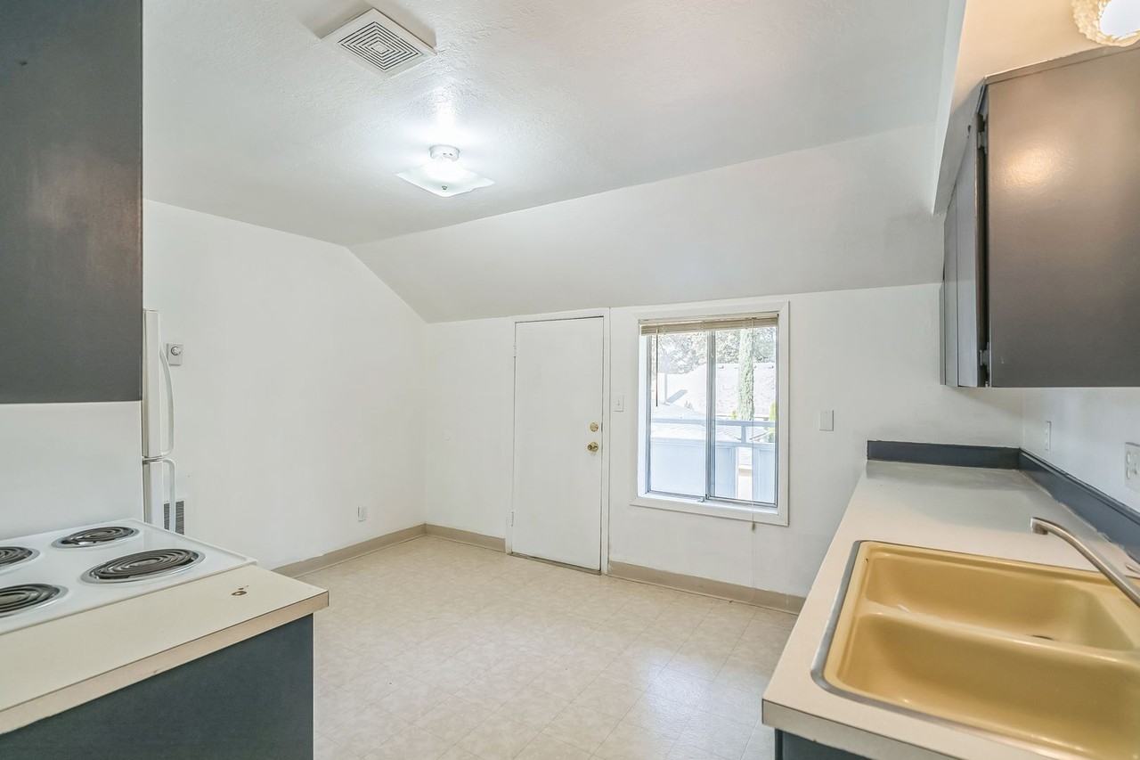 1907 23rd Ave #6 - Photo 5 of 13