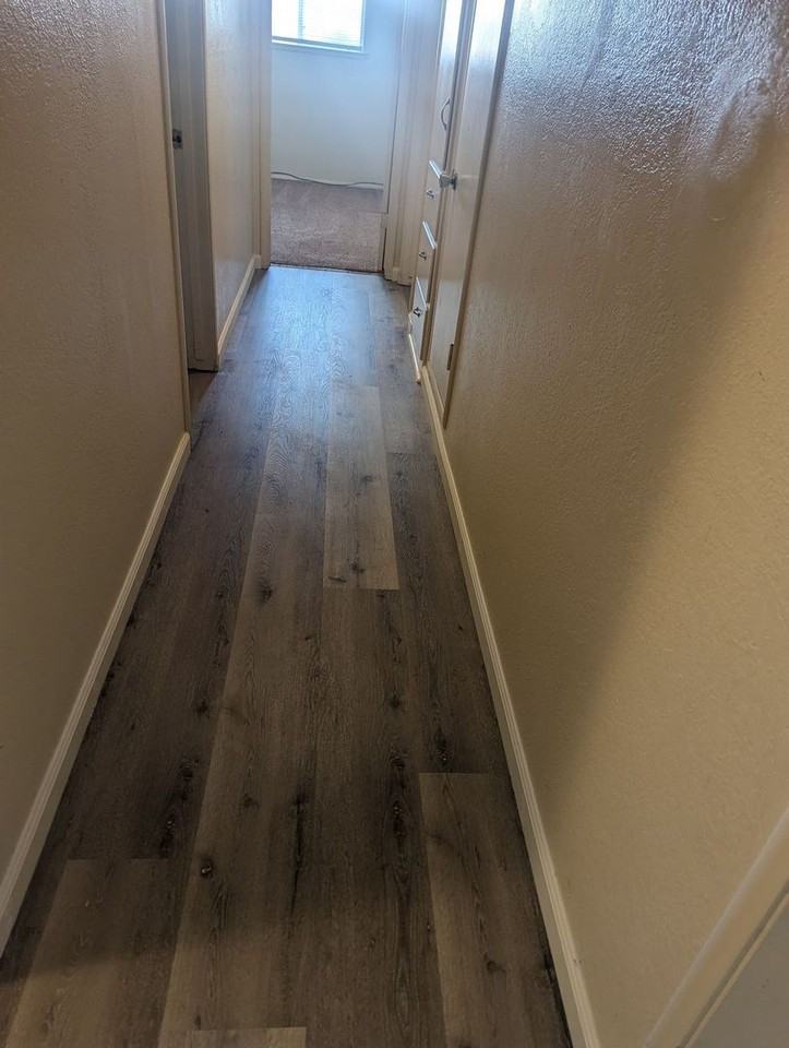 100 Lincoln Ave - Photo 5 of 8