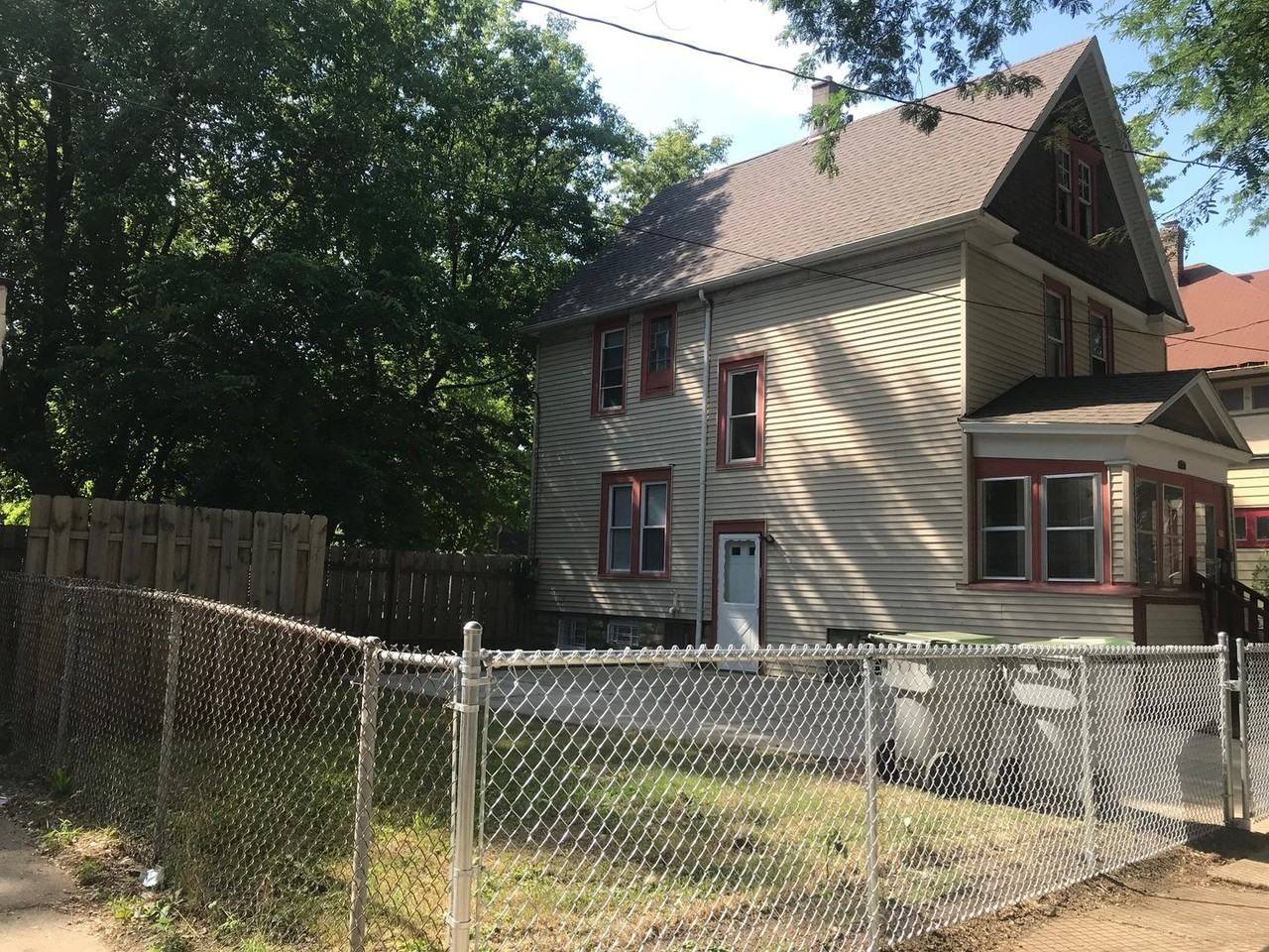 2117 N 42nd St - Photo 2 of 16