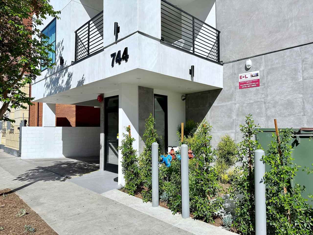 1381 - Photo 2 of 18