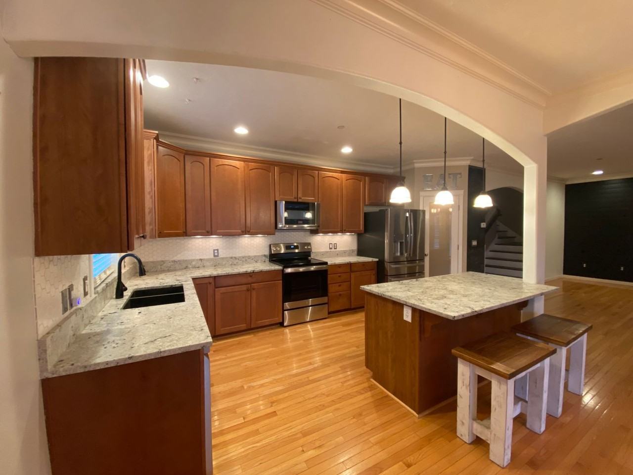 2420 East 13th Street - Photo 4 of 18