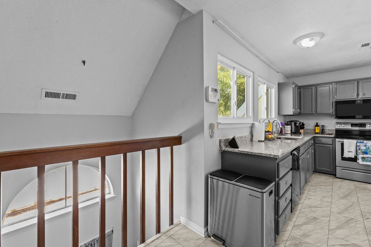3860 Chimney Creek Dr - Photo 6 of 29