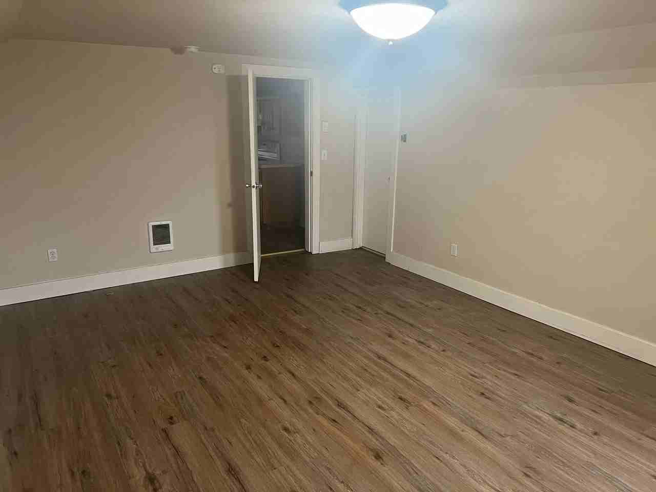 2111 State Ave Ne - Photo 3 of 24