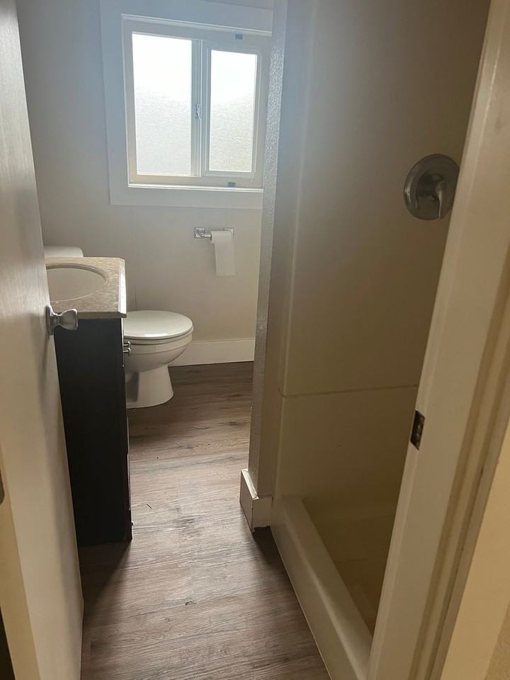 2111 State Ave Ne - Photo 5 of 24