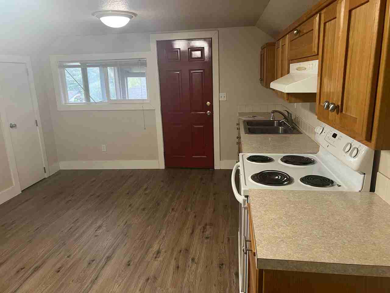 2111 State Ave Ne - Photo 6 of 24