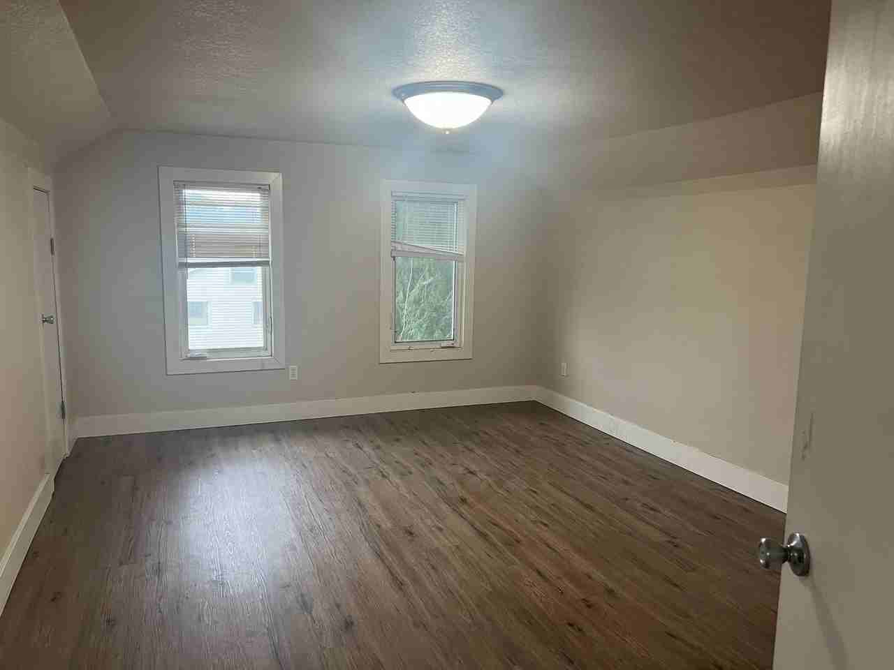 2111 State Ave Ne - Photo 7 of 24