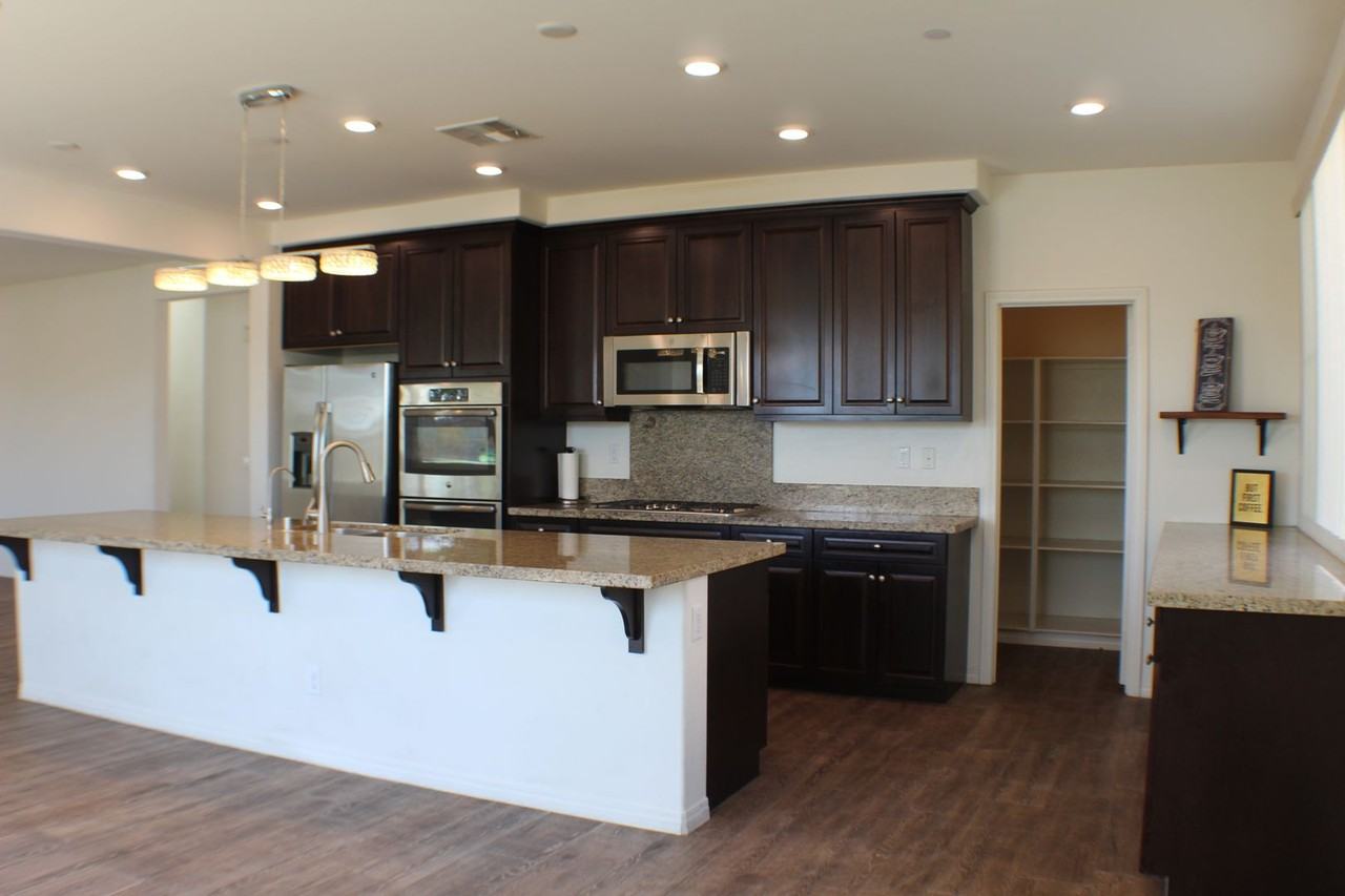 8485 Kingman Ct - Photo 3 of 15