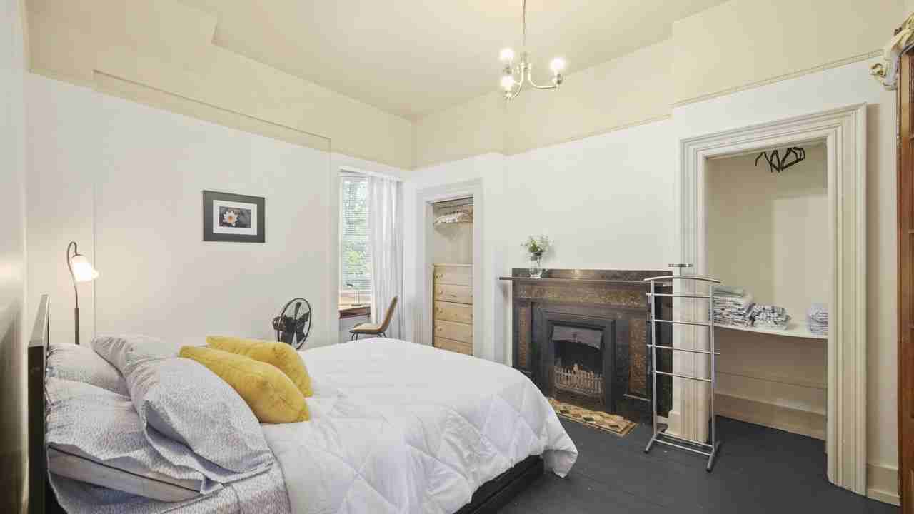 MIDTERM RENTAL 38 Victoria Street - Main - Photo 2 of 6