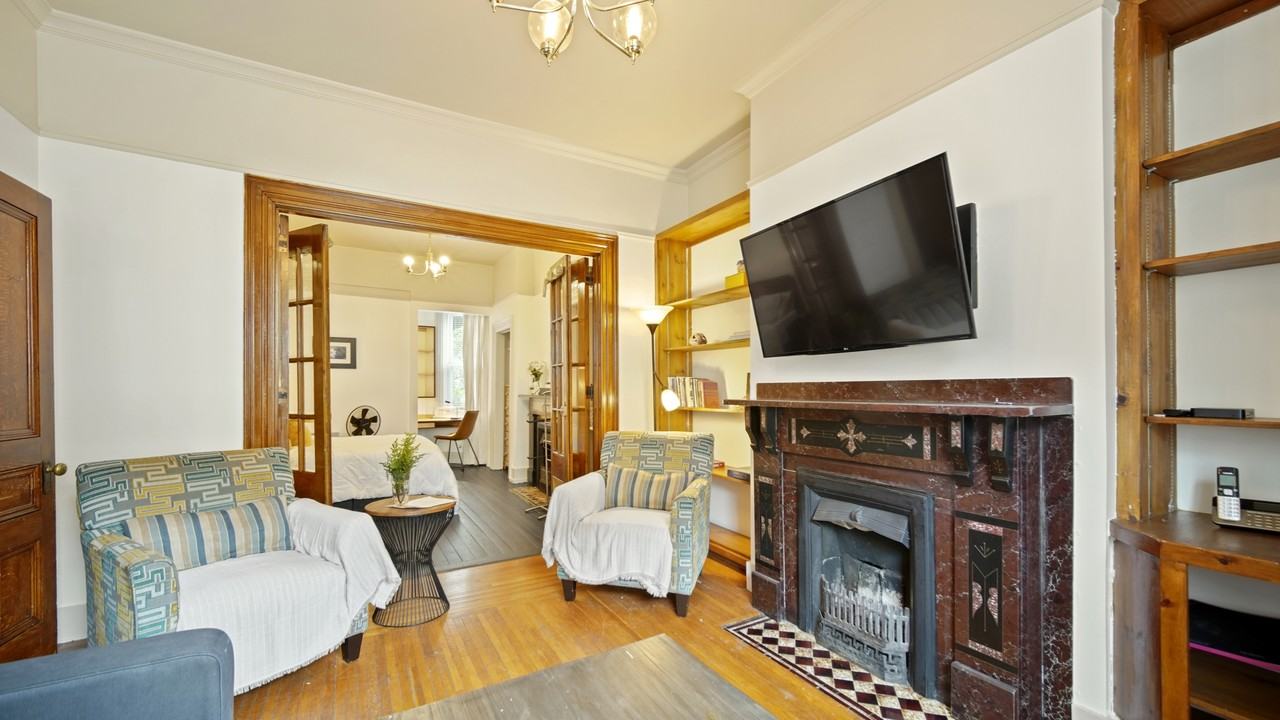 MIDTERM RENTAL 38 Victoria Street - Main - Photo 3 of 6