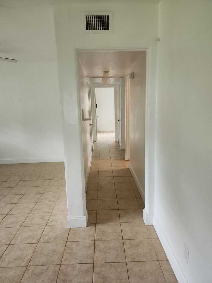 1043 30th Street Northwest - Photo 4 of 10