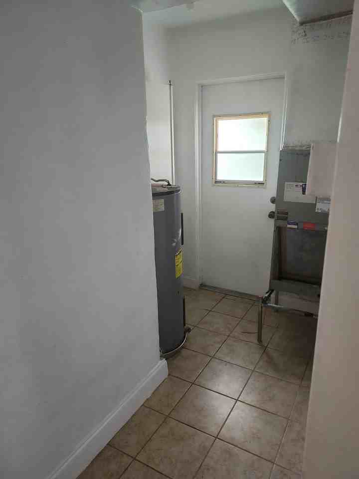 1043 30th Street Northwest - Photo 5 of 10