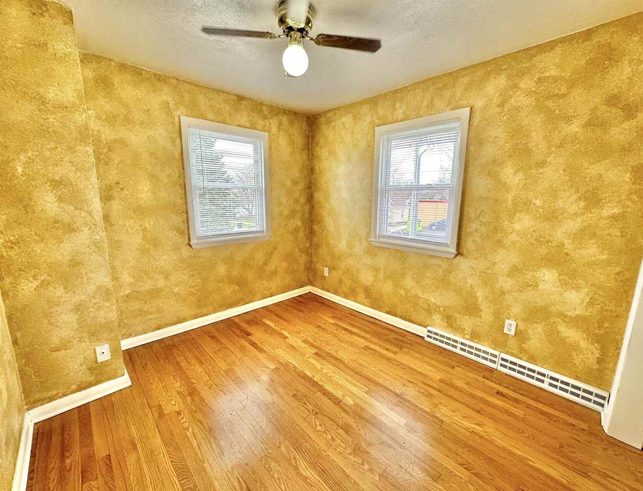 1319 W Court St - Photo 2 of 10