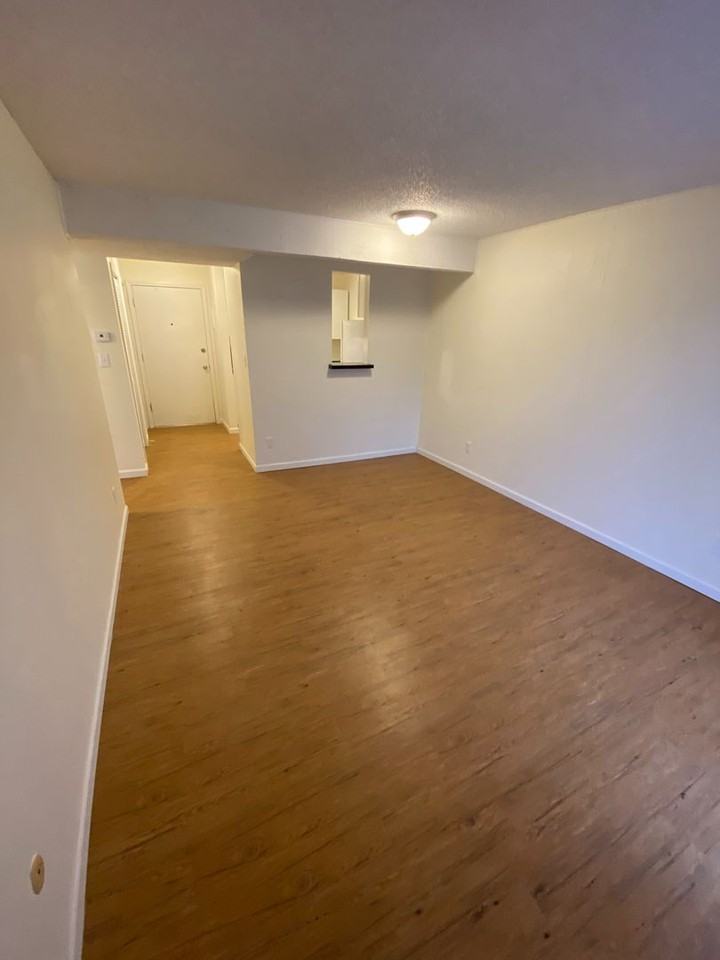 Monterey Apartments - Photo 3 of 7