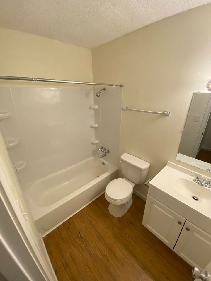 Monterey Apartments - Photo 7 of 11