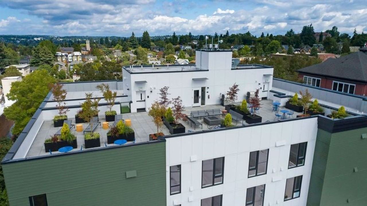 CHRONICLE: Stylish Wallingford Studios with Full Appliance Package & Premium Amenities - Photo 2 of 34