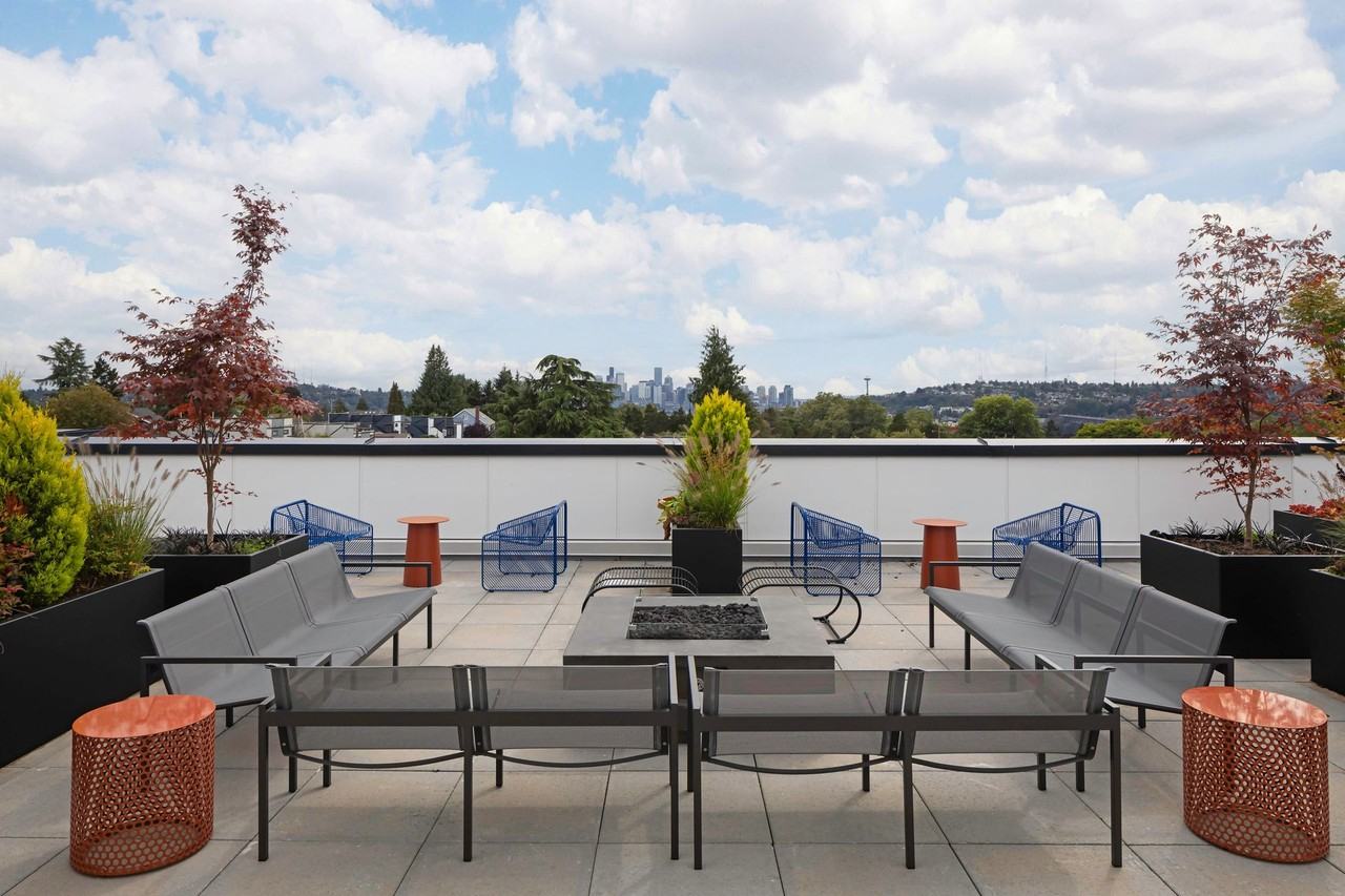 CHRONICLE: Stylish Wallingford Studios with Full Appliance Package & Premium Amenities - Photo 4 of 34