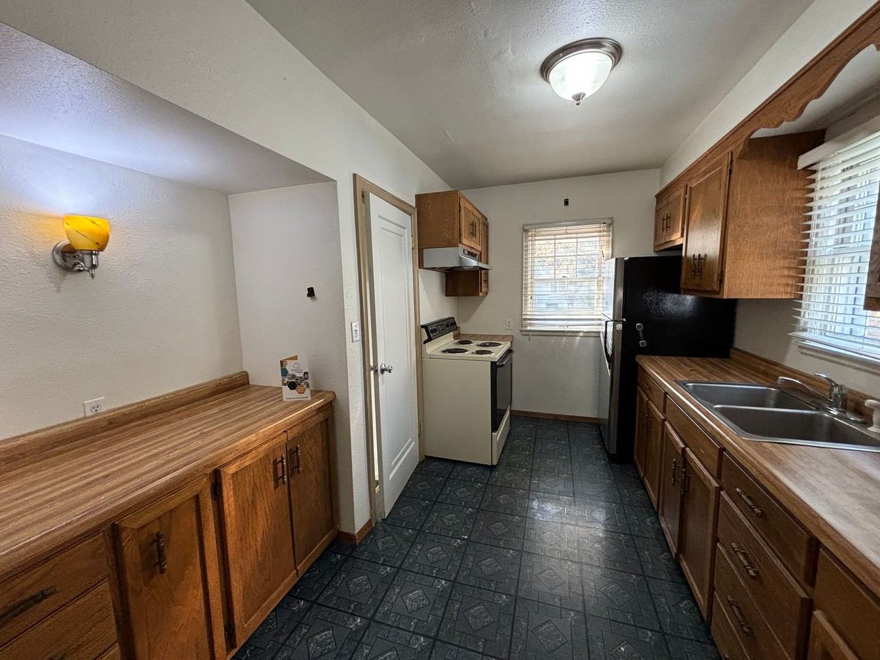 1202 4th Ave S - Photo 4 of 21