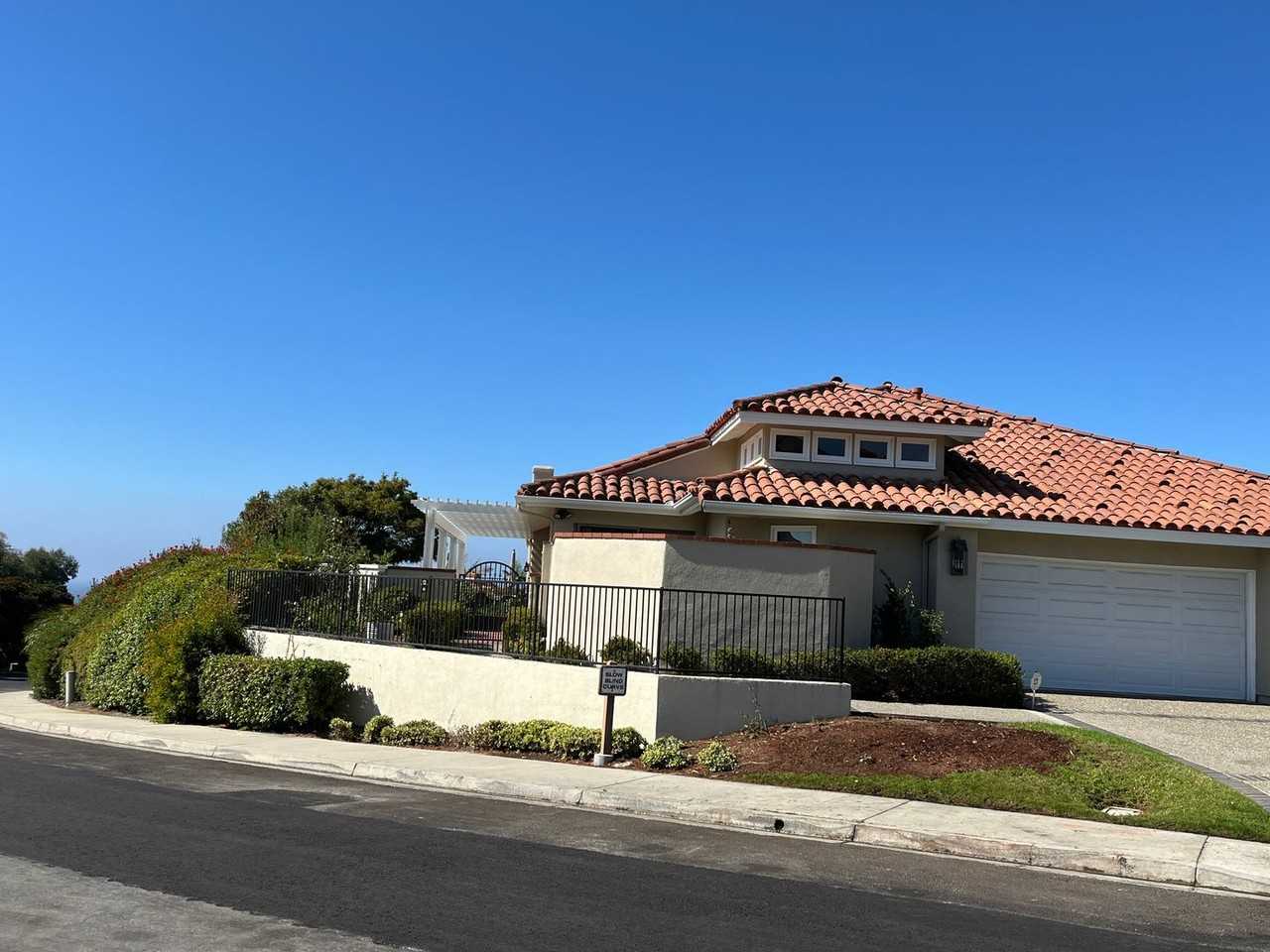 18 Los Monteros Dr - Photo 2 of 50