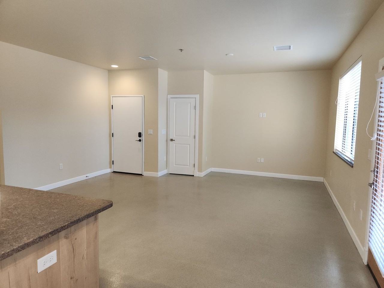 200 E Malibu Dr #E4 - Photo 3 of 19