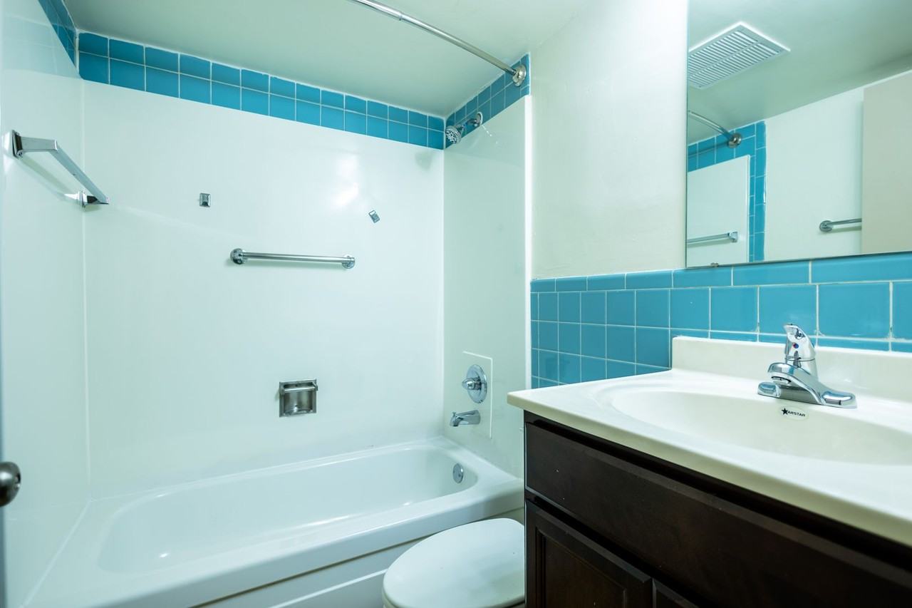 904 The Axis at 1435 - Photo 5 of 22