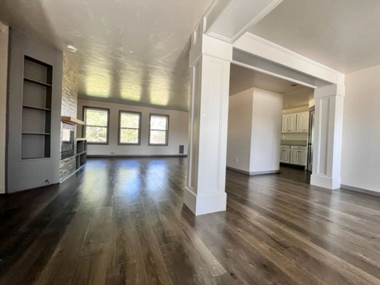 3134 N Blue Springs Ave - Photo 4 of 42