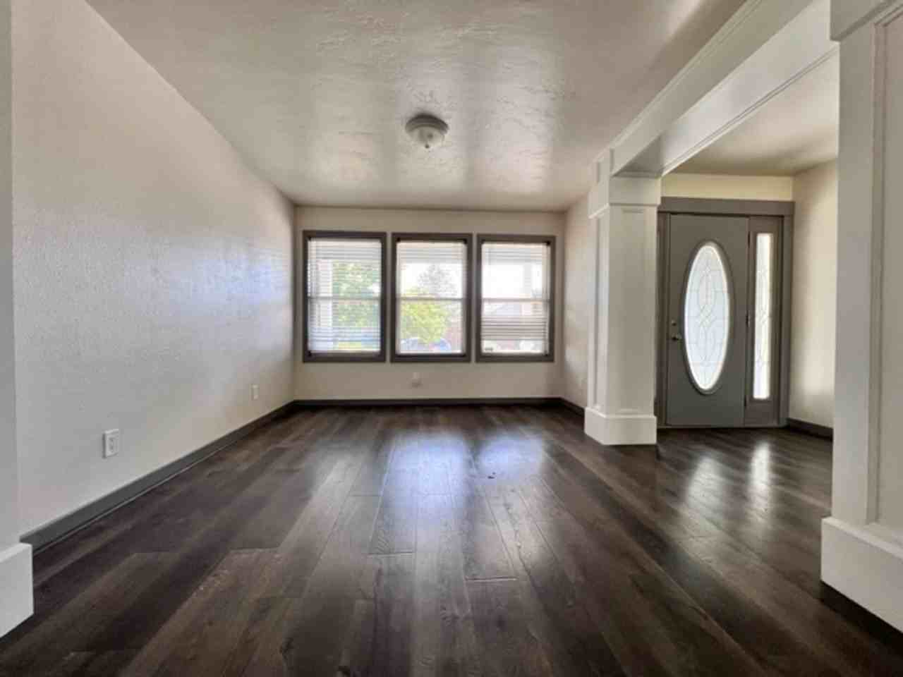 3134 N Blue Springs Ave - Photo 5 of 42