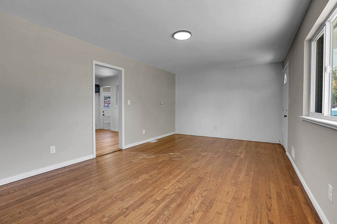 1170 Orion St - Photo 6 of 28