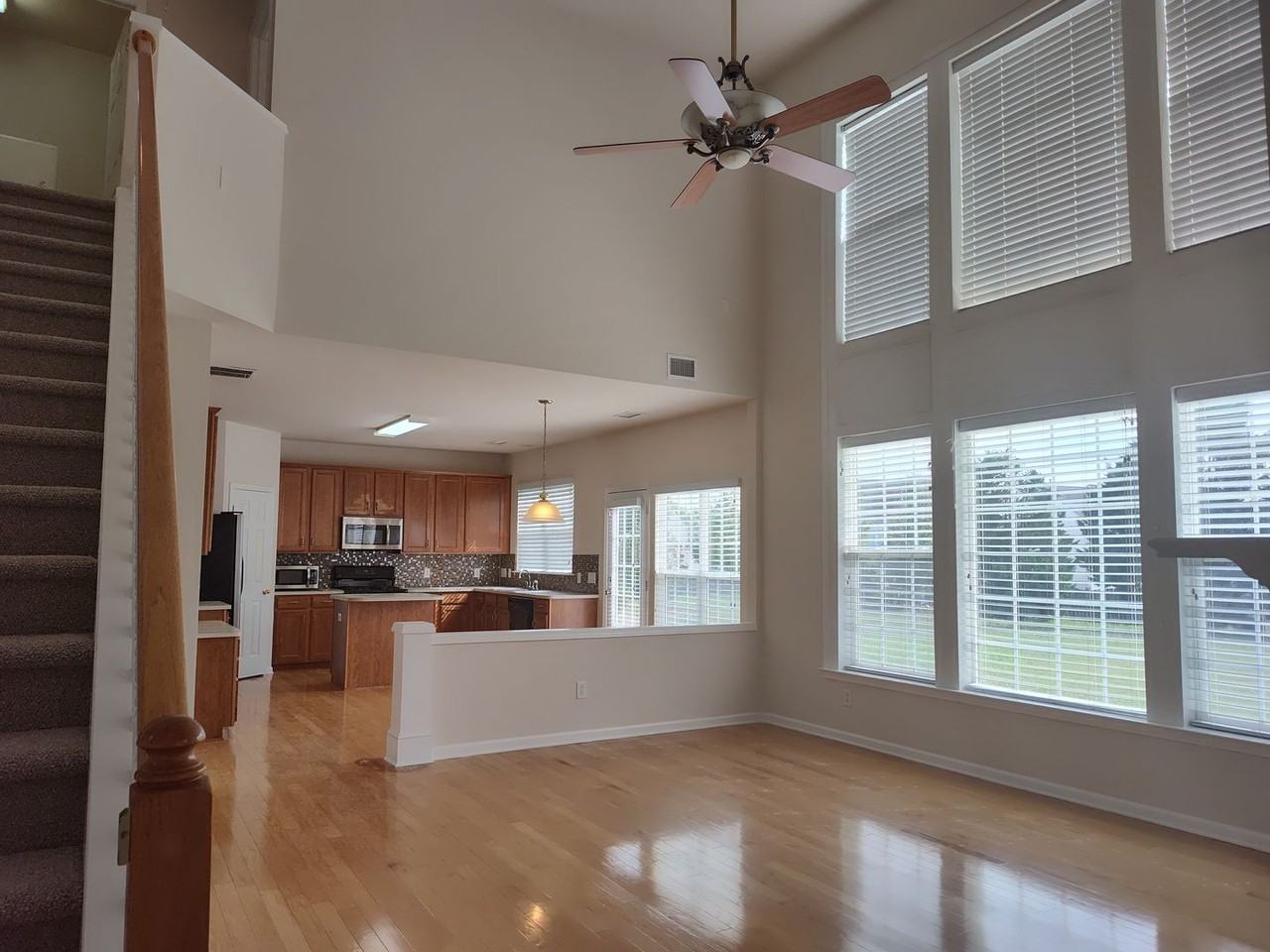 10804 Fountaingrove Dr - Photo 4 of 19