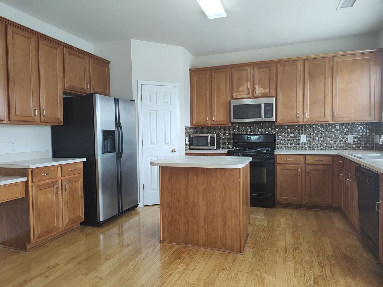 10804 Fountaingrove Dr - Photo 6 of 19