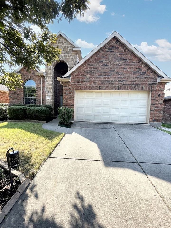 5037 Blackwood Dr - Photo 2 of 49
