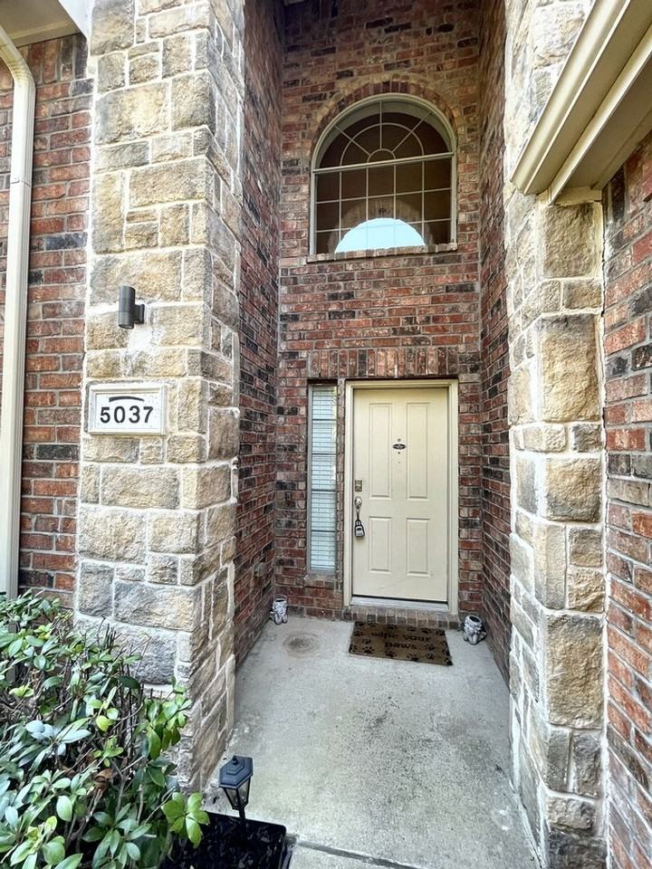 5037 Blackwood Dr - Photo 3 of 49