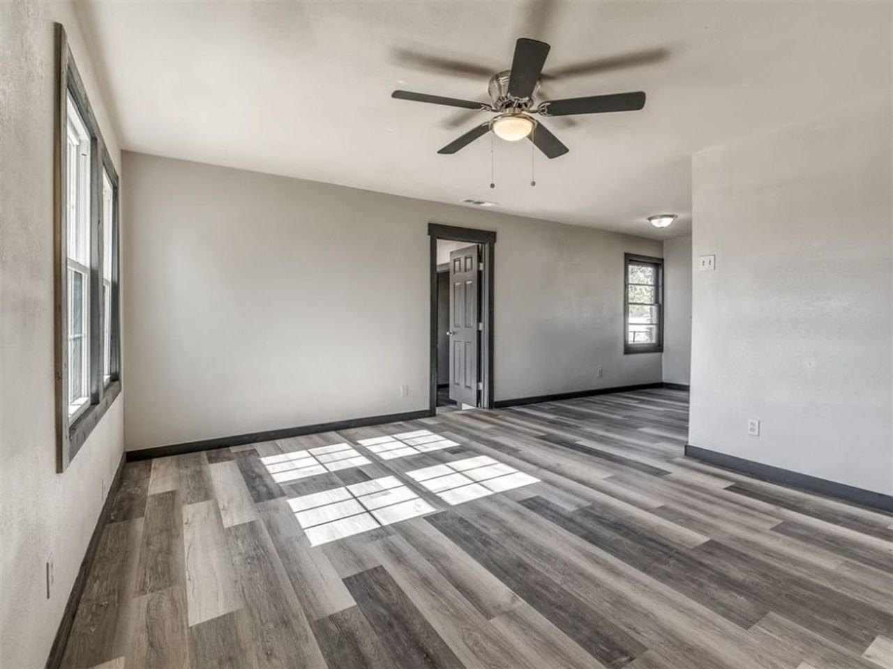 4613 Se 28th St - Photo 2 of 10