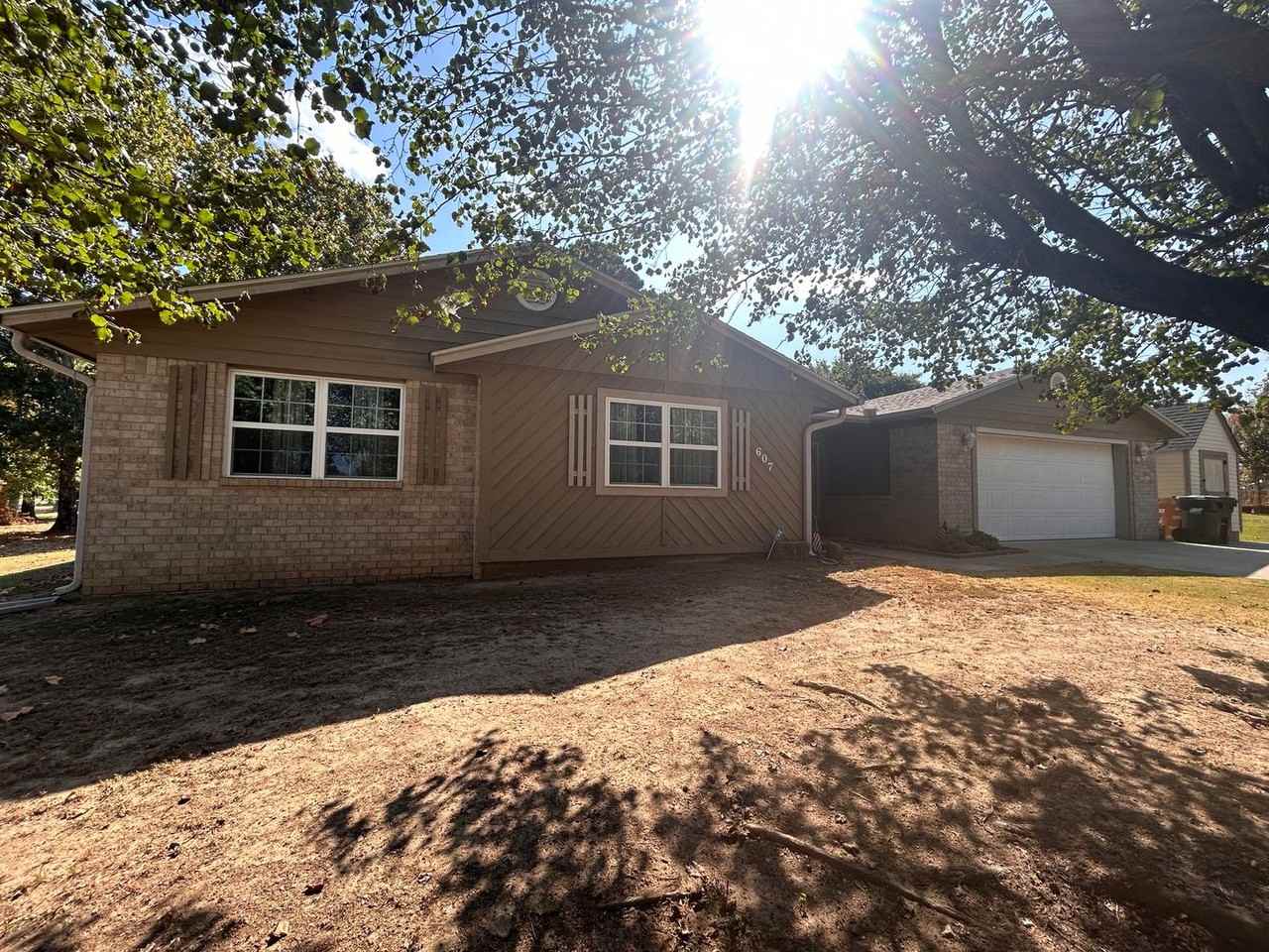 607 S 12th St - Photo 3 of 28