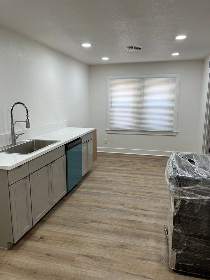 6155 Foote Rd - Photo 3 of 10