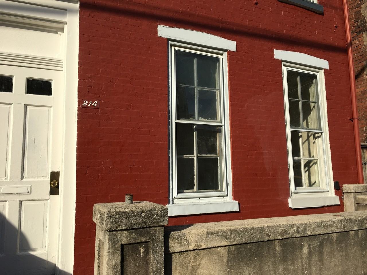 214 S 10th - Photo 2 of 5