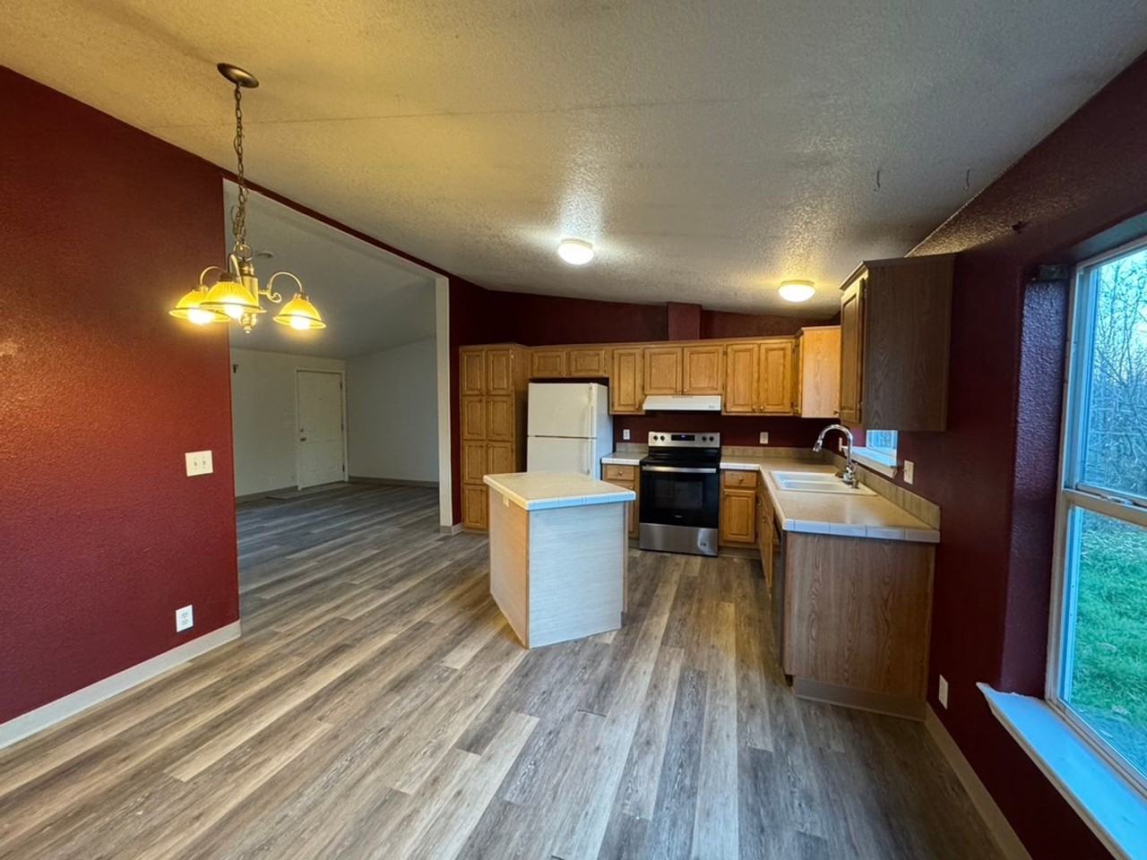 1495 Daniel St - Photo 2 of 10